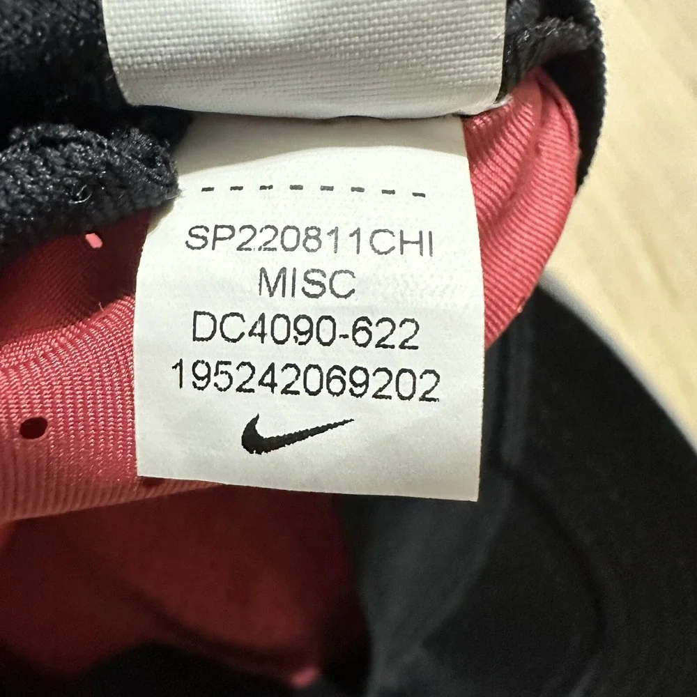 Nike Aerobill Featherlight Running Cap Women's Hat Perforated DRI-FIT 6 Panel‎